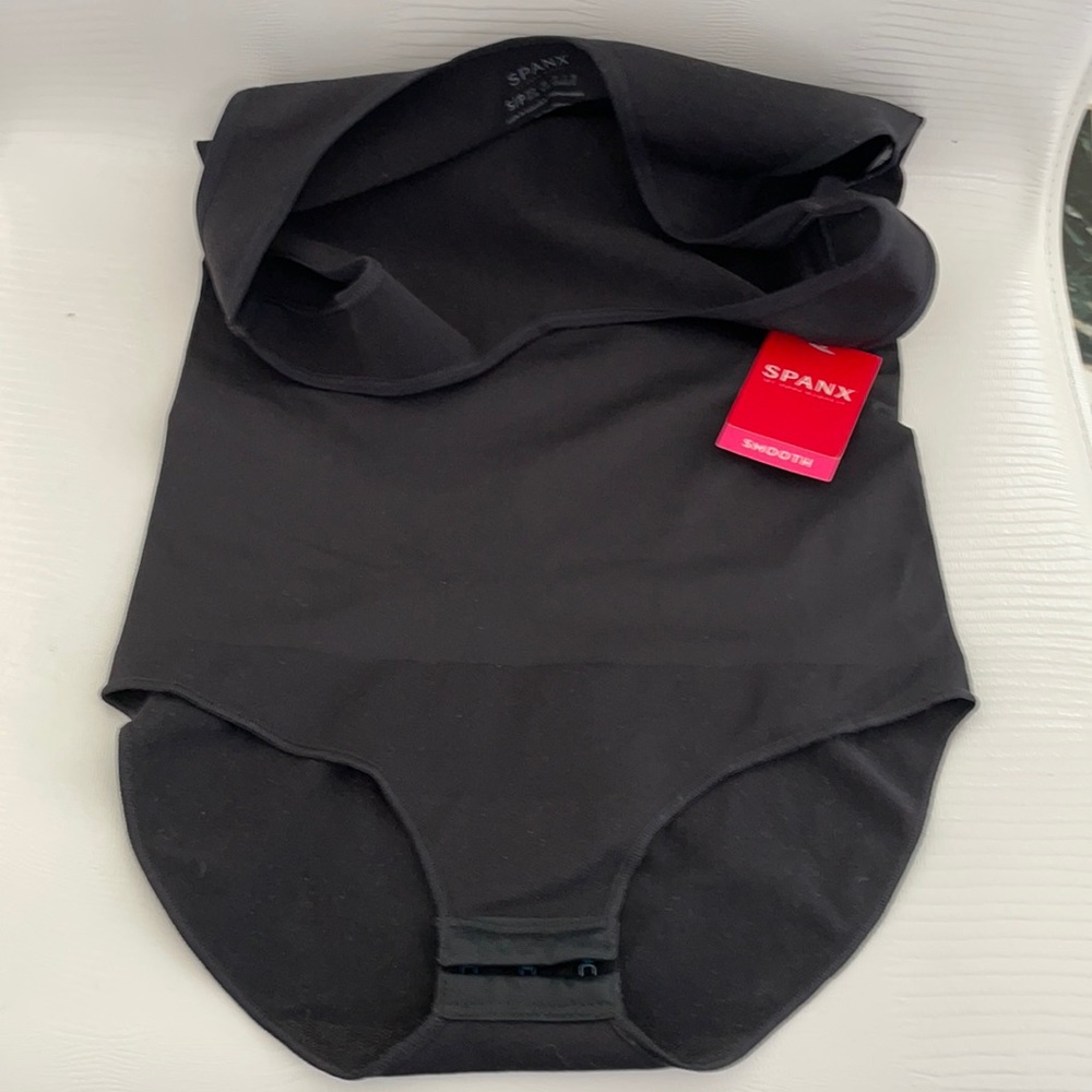 SPANX: The Base Tank Bodysuit